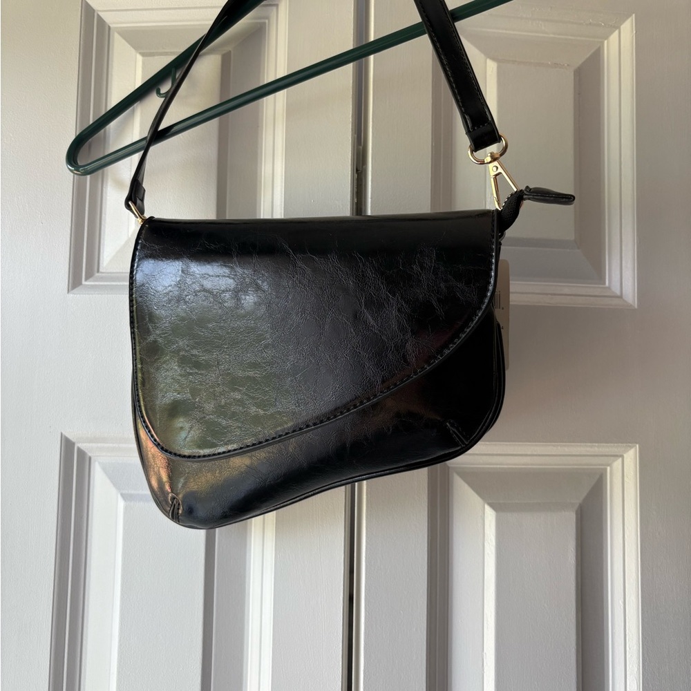 Windsor Black Leather Shoulder Bag